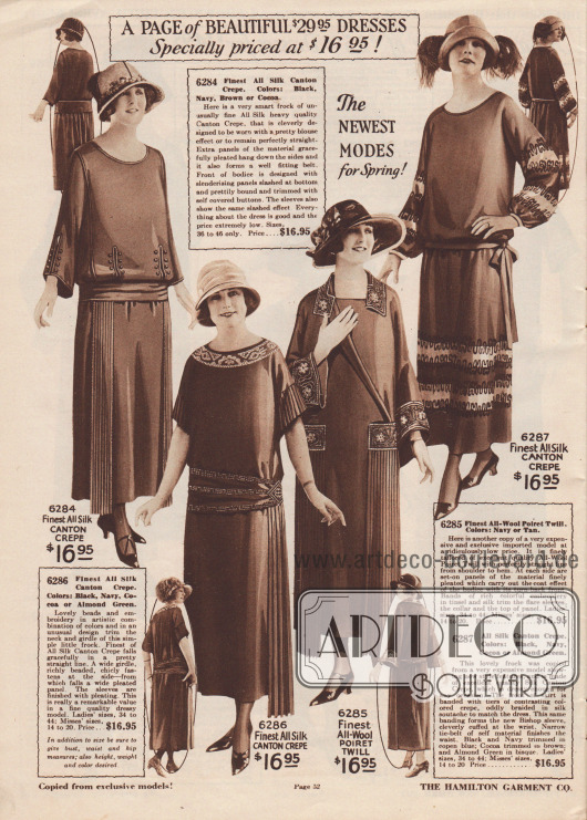 Tages- und Nachmittagskleider der höheren Preiskategorie aus Seiden Kanton Krepp oder Poiret Wolle für jeweils 16,95 Dollar.
Das erste Kleid präsentiert eingeschlitzte Ärmel. Auch das blusige Oberteil ist über dem Gürtel geschlitzt und mit kleinen Knöpfen mit Stoffüberzug berandet. Seitliche Panele aus Plisseestoff. Eine plissierte Schleppe ist auch am zweiten Modell zu finden. Die kurzen Ärmel sind ebenfalls plissiert. Kunstvolle Perlstickerei ziert den Ausschnitt und die Gürtellinie. Plissierte Stoffpaneele sind auch am dritten Kleid, einem Mantelkleid, zu finden. Bestickte Stoffteile (Posamente) verschönern Hüfte, Kragen und Unterärmel. Helle, kontrastierende Stoffeinsätze, Soutache-Stickerei und leicht gepuffte Unterärmel (hier „Bishop sleeve“) sind die Merkmale des vierten Kleides, das wie das vorherige Kleid, nach Vorlage teurer importierter Kleider aus Paris gearbeitet wurde.