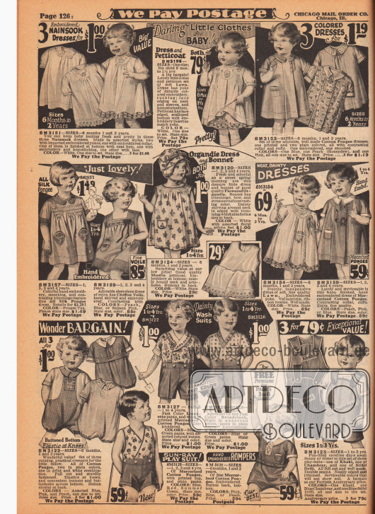 Sehr weit geschnittene sackartige Kleidchen (engl. „bloomer dresses“) aus Nainsook (besonders leichter Musselin, Baumwollgewebe), Batist/Linon, Baumwoll-Pongee, geblümtem Organdy, Seidengewebe, Chiffon Schleierstoff und merzerisiertem Baumwoll-Pongee für Babys und Kleinkinder – vor allem für Mädchen von 6 Monaten bis 4 Jahre. Im Zentrum der Seite ein langes Unterhemdchen aus Musselin.
Unten befinden sich kleine Anzüge mit Pumpbeinen, Spielanzüge, Strampelanzüge und eine Latzhose aus Baumwoll-Pongee, Leinen, merzerisiertem Pongee, Breitgwebe und Khaki-Chambray-Mischgewebe für 6 Monate bis 4-jährige Jungen.