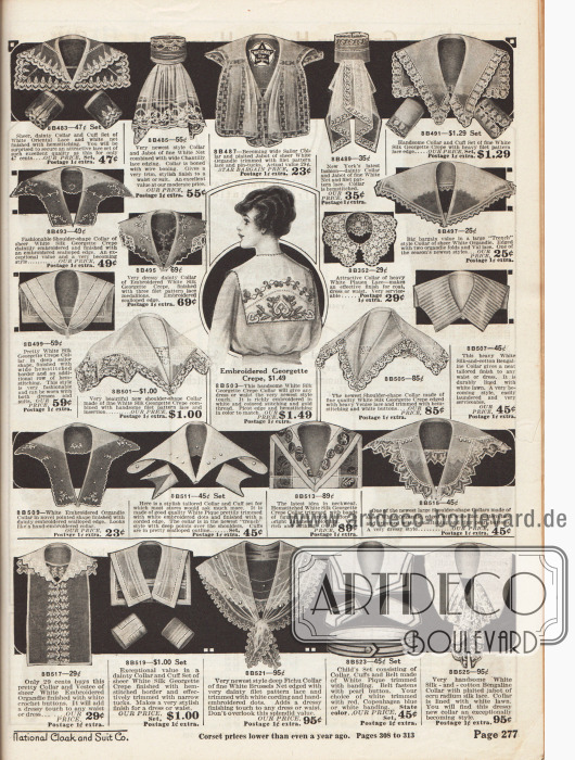 Garnituren (Weißwaren) zum Annähen an selbst genähten Kleidern oder Blusen. Die Kragen, Jabots, Westen und Ärmelaufschläge bestehen aus orientalischer Spitze und Netzstoff, Organdy, Seiden-Georgette Krepp, Plauener Spitze, Seiden-Baumwoll-Bengaline oder Pikee. Einzelne Garnituren sind mit ornamentalen Stickereien, Hohlsäumen oder Spitzenrändern versehen.
Besonders modisch und ganz neu in der Damenmode sind 1917 sehr breite, ausladende Matrosenkragen, wie man sie hier mehrfach sieht. Rechts neben dem mondänen Fichu-Kragen aus Brüsseler Netzstoff (unten Mitte) befindet sich eine Garnitur für Kinder Matrosenanzüge mit passendem Gurt.