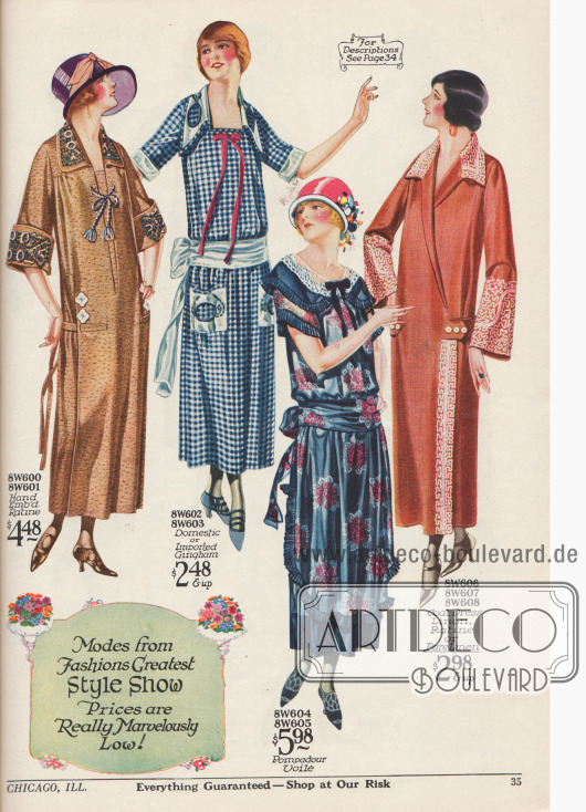 Sehr günstige Sommerkleider aus handbesticktem Ratine, Gingham, „pompadur voile“ (dt. Schleierstoff) und Linon (mittel- und feinfädige Baumwolle), Ratine oder reinem Leinen.
Das dritte Kleid zeigt eine Schürze mit einer abstehenden Plisseerüsche, die sich auch an Kragen und Ärmeln wiederfindet. Der Stoff ist mit sanften Blumenbouquets bedruckt. Rechts daneben präsentiert sich ein Mantelkleid in Braun-Orange mit opulenter Soutache (schmal geflochtene Besatzschnur).