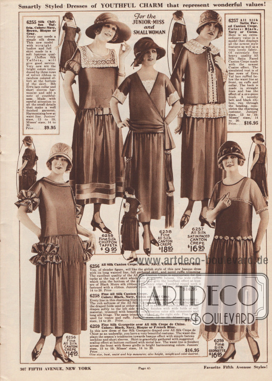 Elegante Stilkleider aus Seiden Kanton Krepp, Seiden-Chiffon-Taft sowie feinem Seiden-Georgette. Charakteristikum von Stilkleidern ist das geradlinige, hemdartige Oberteil und der ab der Hüfte weit ausladende, Falten werfende Rock.
Das erste Stilkleid unten links zeigt Rüschen und Biesengarnierung. Das zweite Kleid besitzt einen quadratförmigen Spitzenkragen und kleine gepuffte Ärmelchen. Das Kleid in der Mitte ist seitlich mit Stoffbändern, Ornamenten und Seidenfransen verschönt. Spitze ist für den Westeneinsatz und die Ärmelaufschläge verwendet. Das vierte Kleid besteht aus einer Jacke, die über einer Spitzenbluse getragen wird. Das fünfte Stilkleid besteht aus einem Unterkleid aus Seiden Crêpe de Chine und einem darüber drapierten feinen Seiden-Georgette Kleid. Der bogig geschnittene Überrock ist mit metallischer Spitze berandet. Ein Band mit Kunstblüten vervollständigt das Kleid.