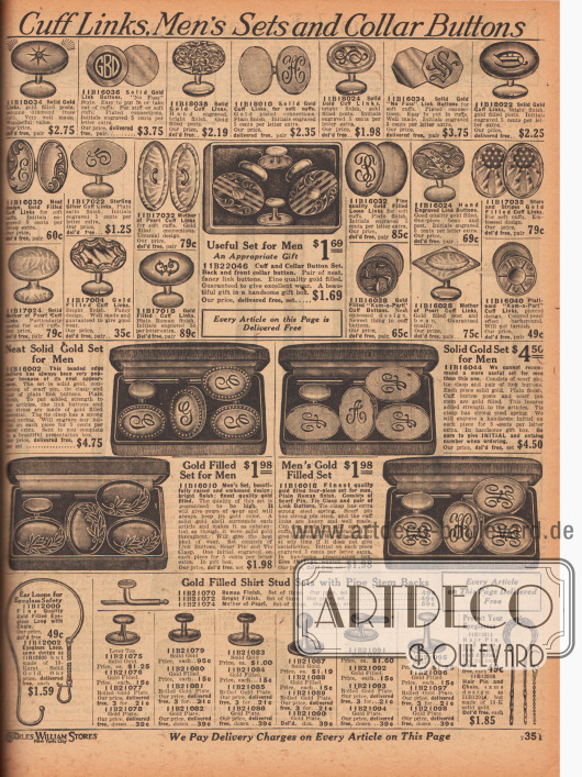 „Manschettenknöpfe, Schmuckgarnituren für Herren und Kragenknöpfe“ (engl. „Cuff Links, Men’s Sets and Collar Buttons“).
Oben sind Manschettenknöpfe in unterschiedlichen Aufmachungen aus vergoldetem Metall, Sterling Silber, Perlmutter oder purem Gold zu finden. Ein Paar Manschettenknöpfe ist im patriotischen „Stars and Stripes“ Design gehalten, während ein Modell mit Swastika aufwartet (1919 noch ohne politische Konnotation).
Darunter befinden sich Schmuck-Sets für Herren bestehend aus Manschettenknöpfen, Kragennadeln und Krawattenspangen im einheitlichen Design aus vergoldetem Metall oder echtem Gold.
Unten werden Brillenschlaufen mit Kette sowie dekorative Hemdknöpfe für feine Anzug- oder Frack-Hemden angeboten.