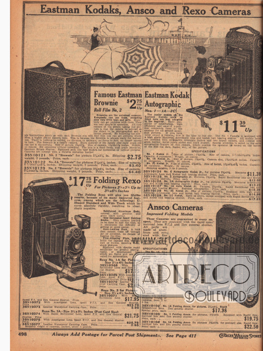 „Eastman Kodaks, Ansco und Rexo Fotoapparate“ (engl. „Eastman Kodaks, Ansco and Rexo Cameras“).
Rollfilm-Fotokameras zum Ausklappen und Einstellen der Linse der Marken Eastman Kodak, Rexo und Ansco. Oben links ist der berühmte und äußerst günstige Eastman Brownie No. 2 Fotoapparat im Kistenformat (Boxkamera) mit Überzug aus widerstandfähigem Lederimitat zu sehen. Mit dem „Brownie“ konnten sechs Fotos gemacht werden, bevor der Rollfilm ausgetauscht werden musste.
Die anderen Gerätemodelle sind Eastman Kodak No. 1, 1A und 2C, Rexo No. 1A, 3 und 3A sowie Ansco No. 1A, 3 und 3A.