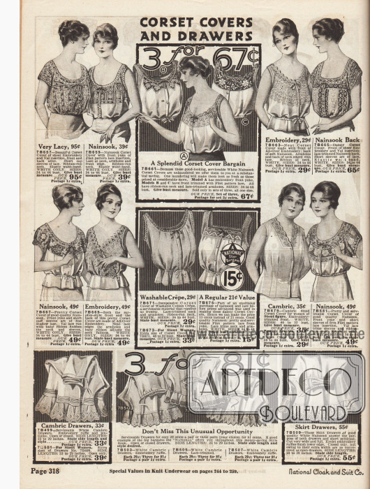 Damenuntertaillen (engl. „Corset covers“) aus Nainsook (Baumwollmusselin) und Waschkrepp sowie Höschen aus Nainsook und Batist. Untertaillen wurden über oder unter dem Korsett getragen, um die teuren darüber getragenen Kleider vor den spitzen Drähten des Korsetts zu schützen. Sämtliche Unterwäsche ist zudem mit Spitze, Stickerei oder Hohlnähten verziert.
Die meisten Untertaillen werden in der Front geschlossen. Einige besitzen ein Taillenband. Rechts in der Mitte befindet sich auch ein Modell für stärker gebaute Damen. Darüber hinaus werden hier auch drei Ausführungen zum Sparpreis angeboten.