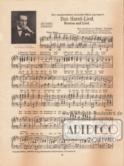 Musikbeilage der Modenschau mit der Melodie „Das Havel-Lied. Boston und Lied“. Text und Musik stammen vom Komponisten Günther Joachim (Lebensdaten unbekannt, kleines Foto links oben).
„Spezial-Arrangement für Salon-Orchester mit Tenor-Saxoph. u. Banjo vom Komponisten“.
Foto: Schmitter, Charlottenburg.
