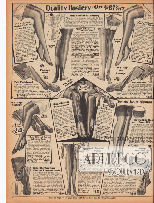 „Qualitäts-Strumpfwaren – Zu liberalen Kreditkonditionen“ (engl. „Quality Hosiery – On Easy Credit“).
Überknielange, feine Damenstrümpfe aus reiner Seide, Chiffon-Seide oder Seiden-Rayon in verschiedensten Farben und Nuancen. Zehen, Sohlen und Fersen sind verstärkt und die Nähte teilweise mit Stickerei verziert. Rechts unten ein Strumpf-Paar speziell für fülligere Frauen.