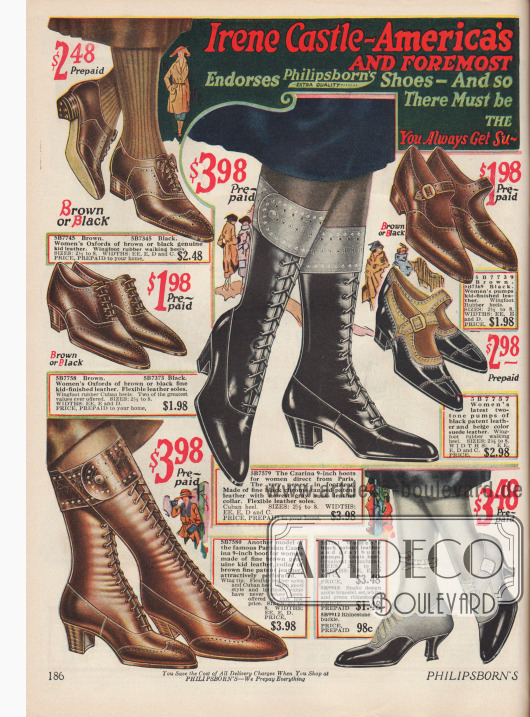 Seite mit Schuhen und Stiefeln. Neu und besonders modisch sind im Jahr 1922 russische Stiefel aus schwarzem Lackleder und verzierten Aufschlägen (unten rechts).
Pumps mit Schnalle und Oxfords weisen niedrige Absätze und spitze Kappen auf. Unten in der Mitte befinden sich besonders kleidsame Abendschuhe aus Lackleder.