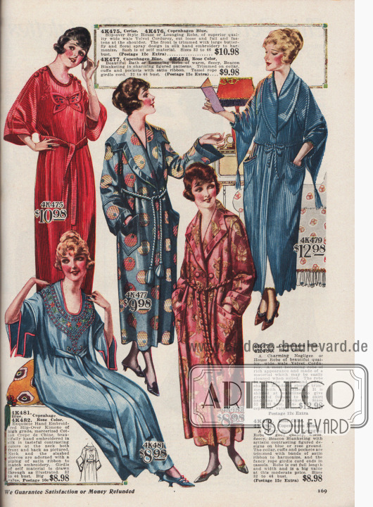 Kimonos, Negligees und Bademäntel aus verschieden Samt– und Bauwollstoffen.