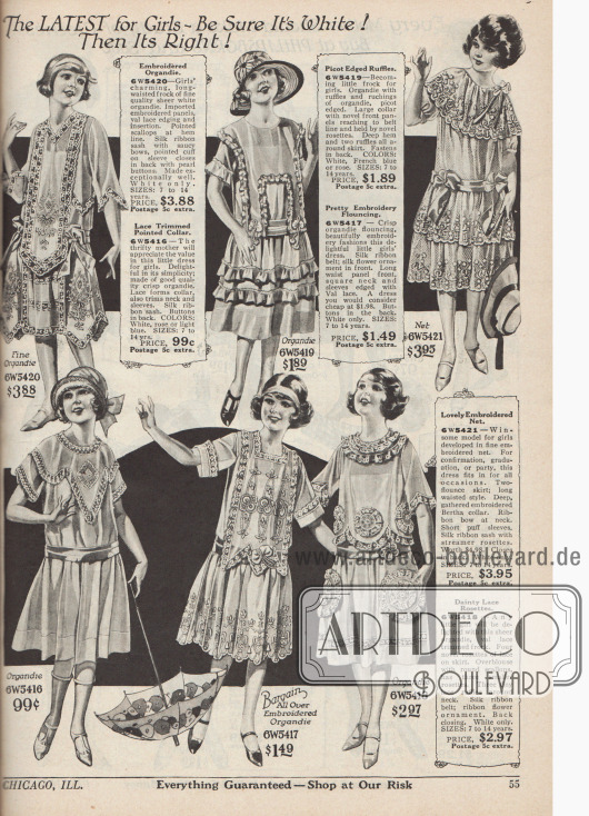 Doppelseite mit 13 feinen Sommerkleidchen für Mädchen zwischen sieben bis 14 Jahren. Die Kleidchen sind aus Rajah (Baumwoll-)Stoff, Seiden Taft, Gingham und Leinen, Pongette (Baumwollstoff mit Seidenaussehen), Normandie Schleierstoff, Ratine, Organdy sowie Spitzen und Netzstoffen.