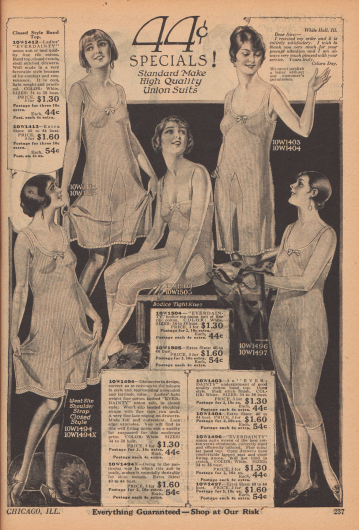 Union Suits (dt. Hemdhose) für Frauen der Marke „Everdainty“ für 44 Cent aus gerippten Baumwollstoffen mit wahlweise weiten oder engen Beinen.