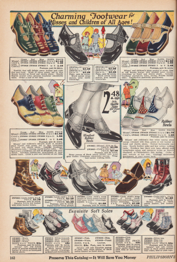 Schuhe und kurze Stiefeletten aus Veloursleder, Leder und Lackleder für kleine Mädchen und Kleinkinder mit flachen Gummisohlen und in unterschiedlichen farbigen Aufmachungen.