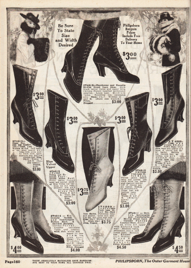 Hochgeschlossene Damenstiefeletten aus Lackleder, Nubukleder (feines Rauleder), Chevreauleder und Samt. Die Absätze sind fast ausschließlich Louis XIV Absätze und nur ein Modell weist kubanische Absätze auf. Geschlossen werden die Schuhe entweder über die Frontschnürung oder durch seitliche Knöpfe.