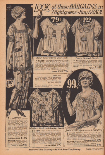 Doppelseite mit Nachtroben, Hauben und Pyjamas für Frauen aus besticktem oder bedrucktem Nainsook (leichter Musselin), Batist, Crêpe de Chine und mit viel Spitzengarnierung.